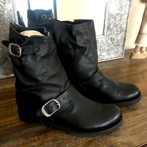 Frye Veronica Short Boots